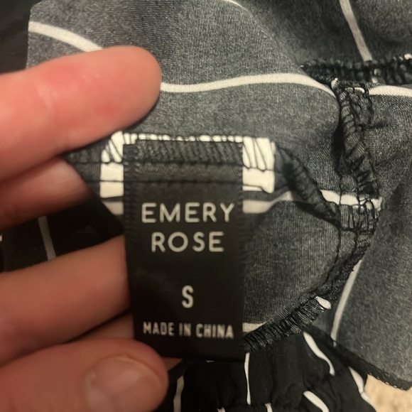 Emery Rose Black Romper - Picture 5 of 5